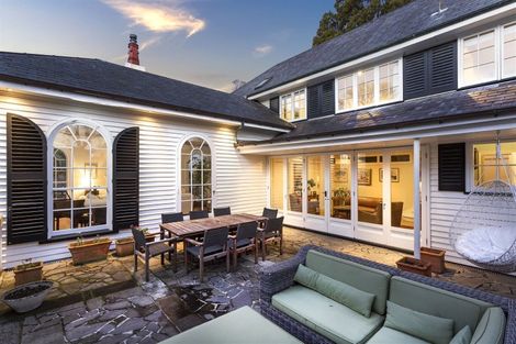 Photo of property in 2 Helmores Lane, Merivale, Christchurch, 8014