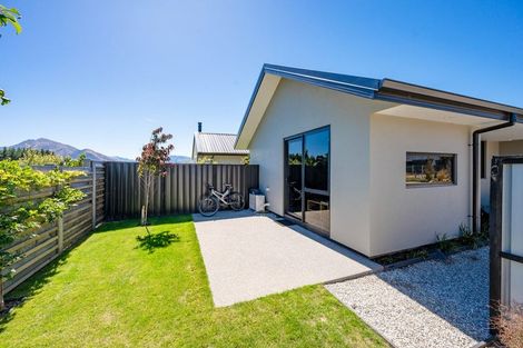 Photo of property in 8 Tahi Street, Albert Town, Wanaka, 9305