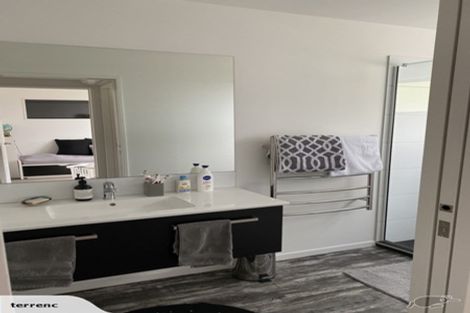 Photo of property in 5 Te Awakura Terrace, Mount Pleasant, Christchurch, 8081