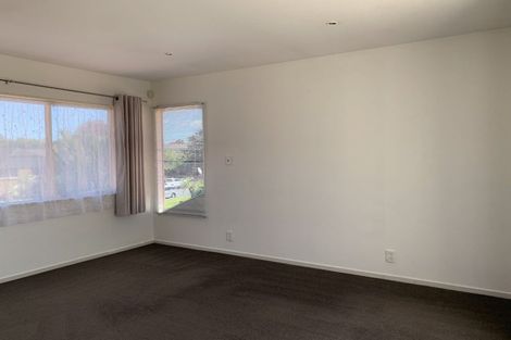 Photo of property in 3 Bridgehead Cove, West Harbour, Auckland, 0618