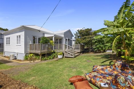 Photo of property in 7 Belt Road, Moturoa, New Plymouth, 4310