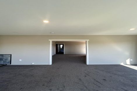 Photo of property in 135 Queenspark Drive, Parklands, Christchurch, 8083