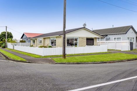 Photo of property in 11 Furlong Street, Hawera, 4610