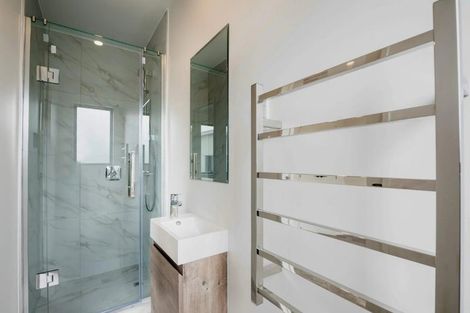Photo of property in 18 Tokarewa Close, Mount Wellington, Auckland, 1062
