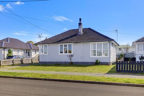 Photo of property in 15 Cameron Crescent, Masterton, 5810