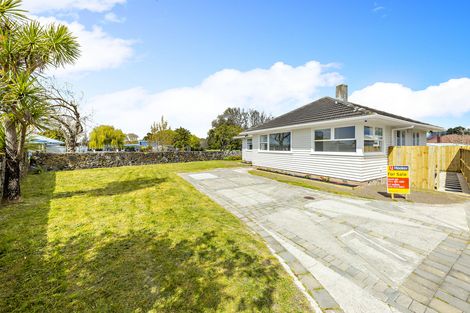 Photo of property in 73 Raglan Street, Mangere East, Auckland, 2024