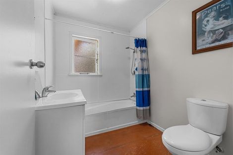 Photo of property in 86 Titirangi Road, New Lynn, Auckland, 0600