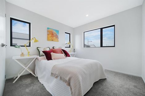 Photo of property in 73 Whare Kauri Road, Papakura, 2110