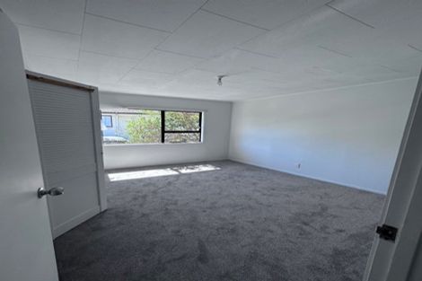 Photo of property in 121 Athena Drive, Totara Vale, Auckland, 0629