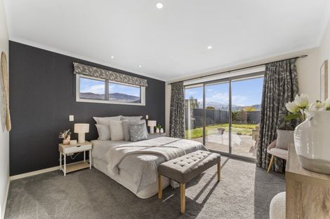 Photo of property in 22 Magnetic Place, Cromwell, 9310