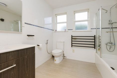 Photo of property in 37 Village Way, Ardmore, Papakura, 2582