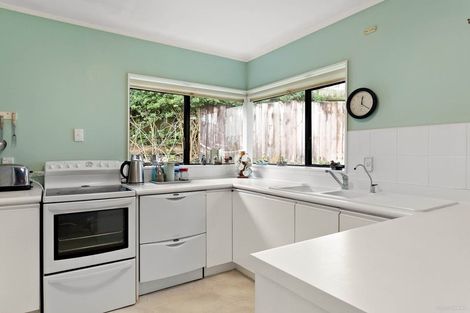 Photo of property in 2/2 Aorangi Place, Birkenhead, Auckland, 0626