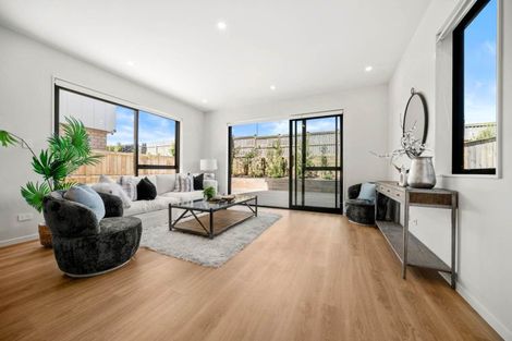 Photo of property in 43 Sunnyheights Road, Orewa, 0931