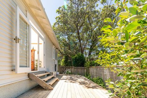 Photo of property in 45b Mana Street, Vogeltown, Wellington, 6021