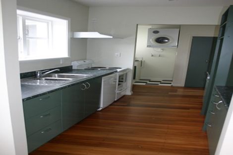 Photo of property in 2 Rodney Street, Northland, Wellington, 6012