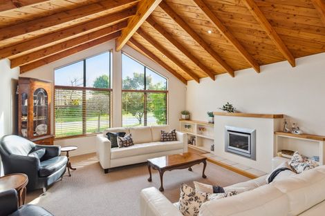 Photo of property in 11 Karu Crescent, Waikanae, 5036