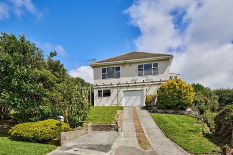 Photo of property in 44 Raroa Terrace, Tawa, Wellington, 5028