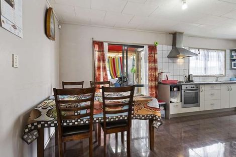 Photo of property in 10 Kopu Place, Clendon Park, Auckland, 2103