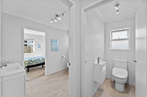 Photo of property in 35a Doment Crescent, Orewa, 0931