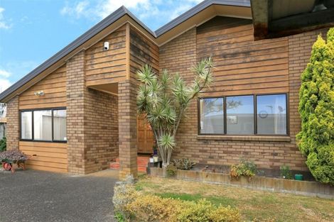 Photo of property in 1/180 Te Atatu Road, Te Atatu South, Auckland, 0610