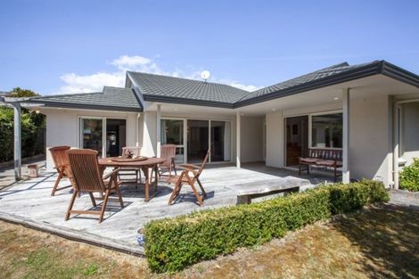 Photo of property in 4 Pukatea Close, Raumati Beach, Paraparaumu, 5032