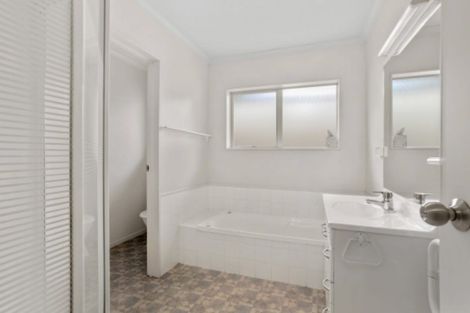 Photo of property in 6a Elizabeth Street, Orewa, 0931