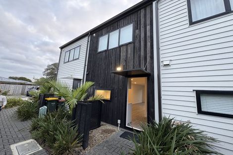 Photo of property in 2e Ellen Avenue, Hillcrest, Auckland, 0627