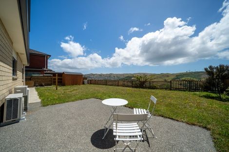 Photo of property in 12 Saint Vincent Terrace, Grenada Village, Wellington, 6037