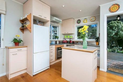 Photo of property in 10 Woodstock Road, Forrest Hill, Auckland, 0620