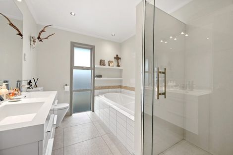 Photo of property in 4 Michael Terrence Place, Flagstaff, Hamilton, 3210