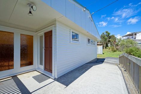 Photo of property in 46 Lowtherhurst Road, Massey, Auckland, 0614
