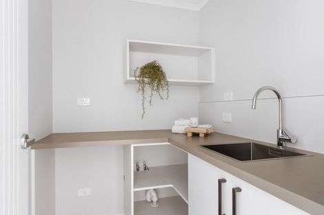 Photo of property in 4 Atutahi Lane, Papamoa Beach, 3118