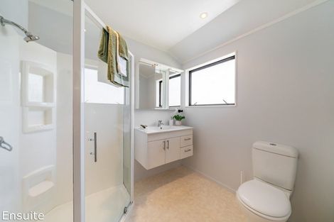 Photo of property in 14 Cullen Place, Tawa, Wellington, 5028