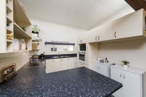 Photo of property in 8 Sicely Street, Marton, 4710