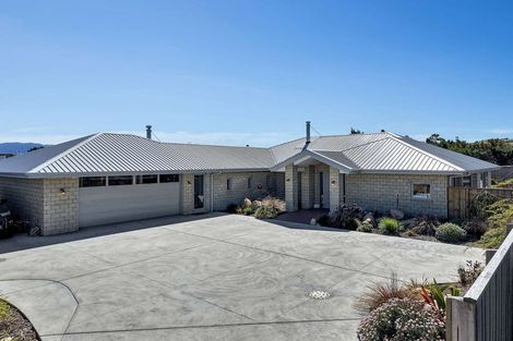 Photo of property in 6 Hunter Lane, Amberley, 7410