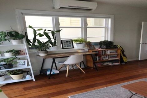 Photo of property in 114 Austin Street, Mount Victoria, Wellington, 6011