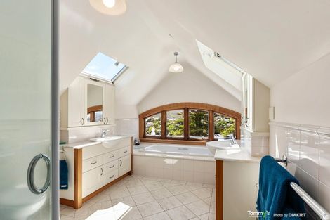 Photo of property in 25 Fairview Crescent, Kelburn, Wellington, 6012