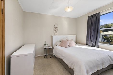 Photo of property in 4 Barberry Grove, Maungaraki, Lower Hutt, 5010