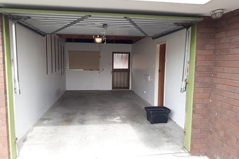 Photo of property in 2 Edgecombe Court, Roslyn, Palmerston North, 4414