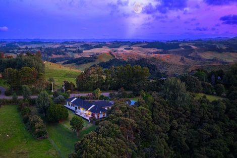 Photo of property in 158 Mcleod Road, South Head, Helensville, 0874