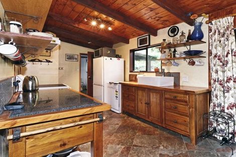 Photo of property in 22 Phillip Avenue, Glen Eden, Auckland, 0602