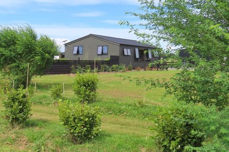 Photo of property in 490 Maharahara Road, Dannevirke, 4972