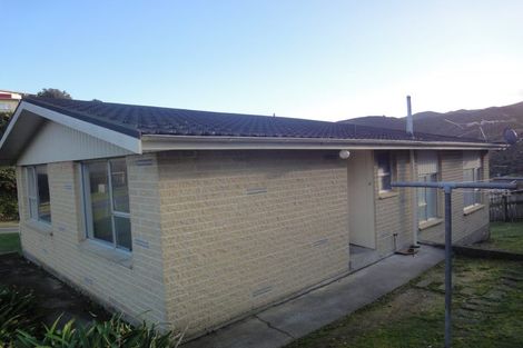 Photo of property in 31 Robertson Street, Island Bay, Wellington, 6023