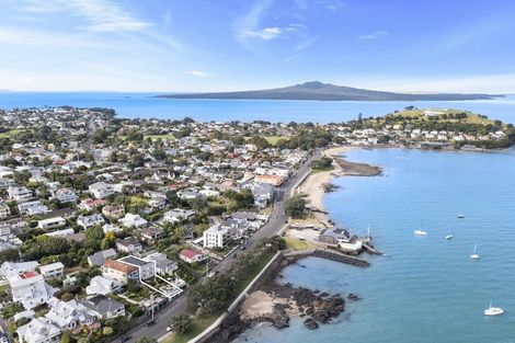 Photo of property in 14 King Edward Parade, Devonport, Auckland, 0624