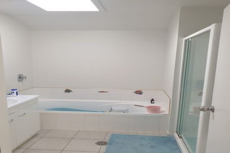 Photo of property in 8/36 John Jennings Drive, Oteha, Auckland, 0632