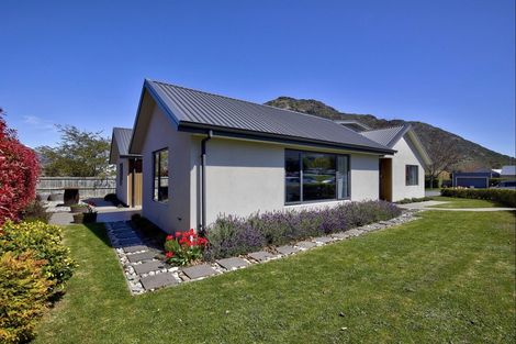 Photo of property in 13 Copper Beech Avenue, Frankton, Queenstown, 9300