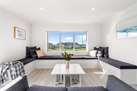 Photo of property in 76 Stace Hopper Drive, One Tree Point, 0118