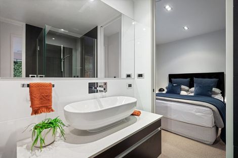 Photo of property in 181 Old North Road, Kumeu, 0892