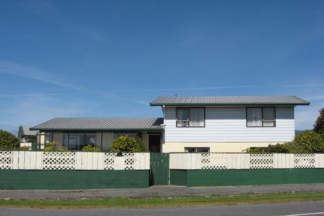 Photo of property in 3 Russell Street, Westport, 7825