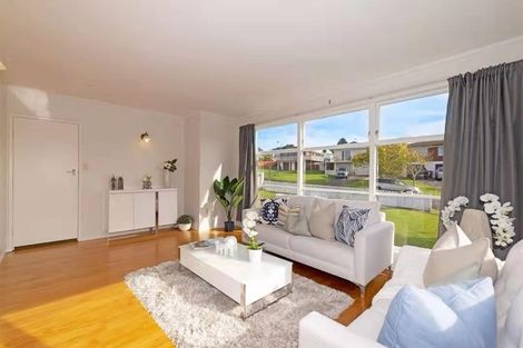 Photo of property in 5 Bodi Place, Te Atatu South, Auckland, 0610